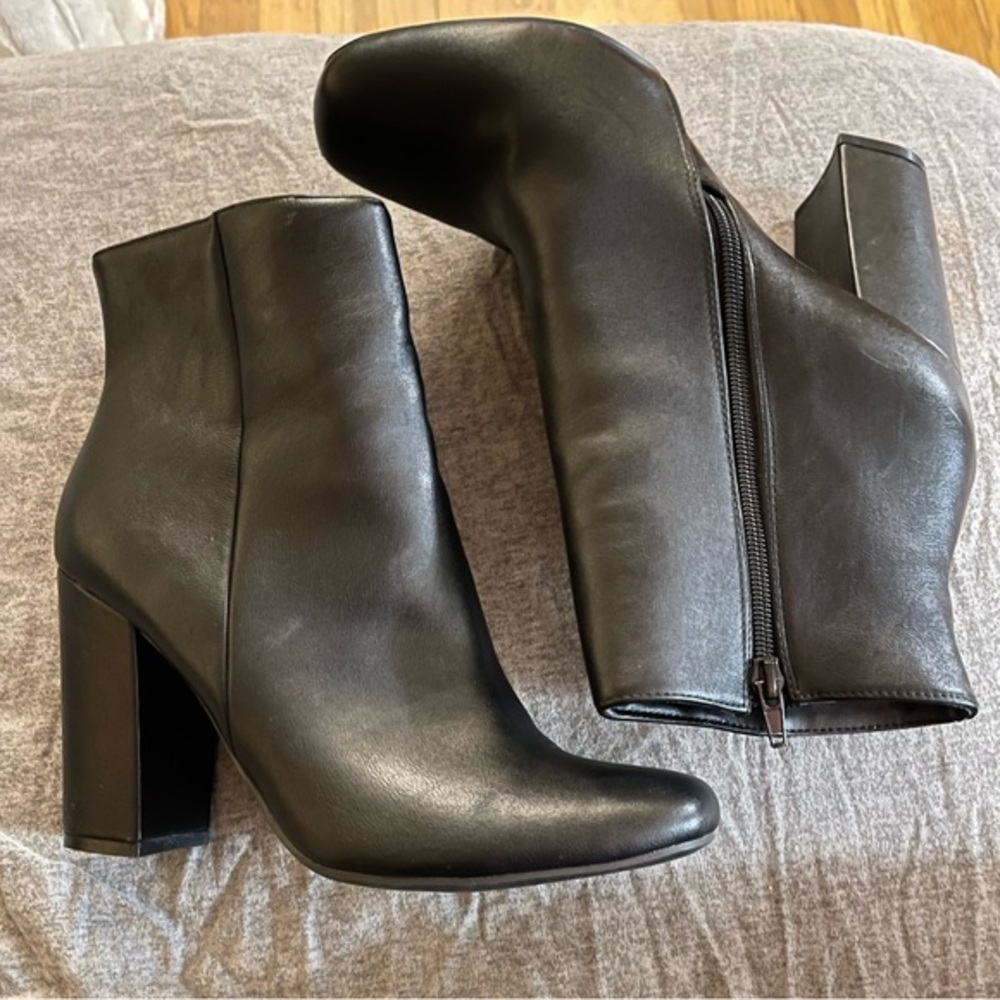 Bamboo black heeled ankle boots.